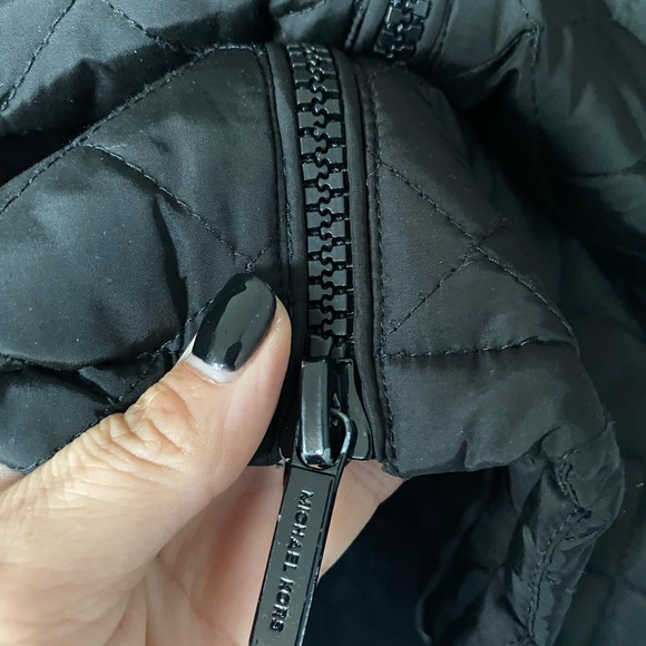 michael kors quilted  jacket with belt and hidden hood, black , SM - Picture 4 of 9